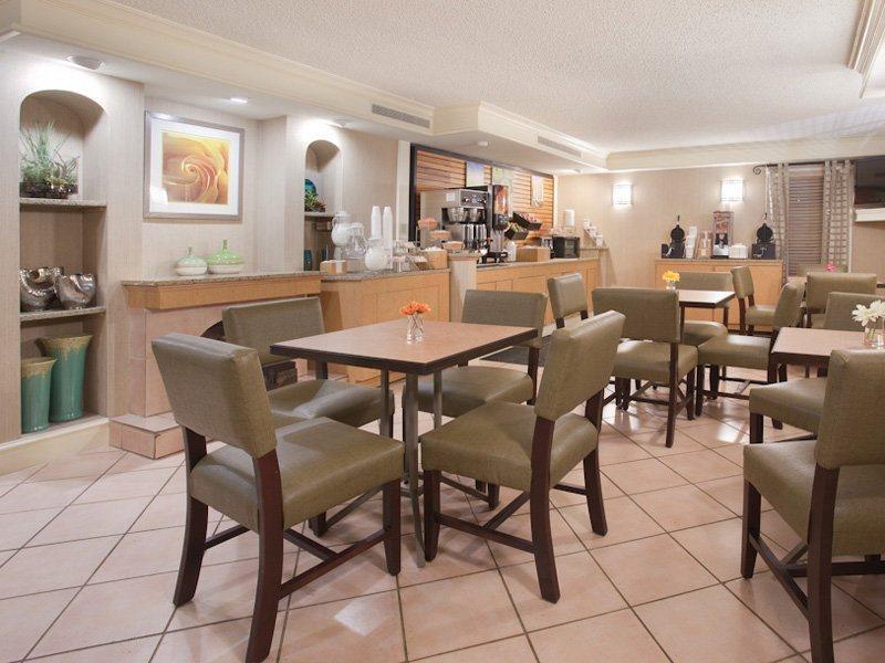 La Quinta Inn By Wyndham Denver Central Restaurant billede