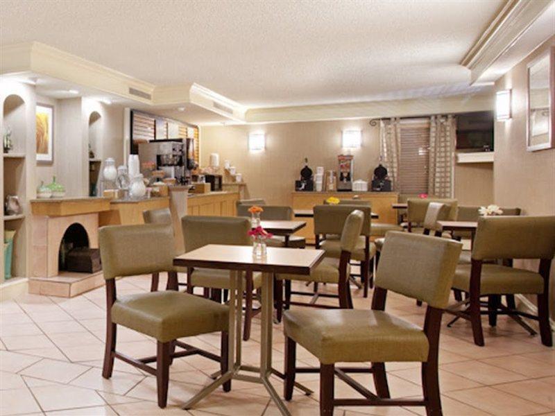 La Quinta Inn By Wyndham Denver Central Restaurant billede